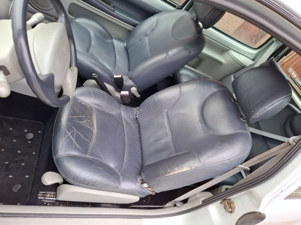 Twingo 16V Initiale (2002) - Image 4