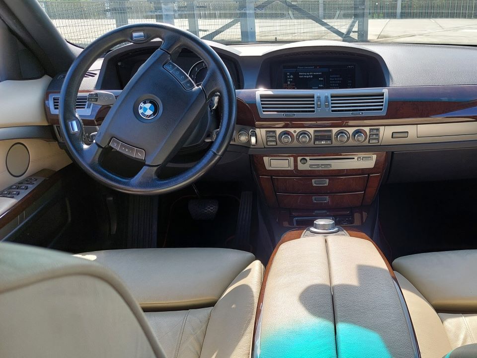 BMW E65 750i (2006) - Image 3