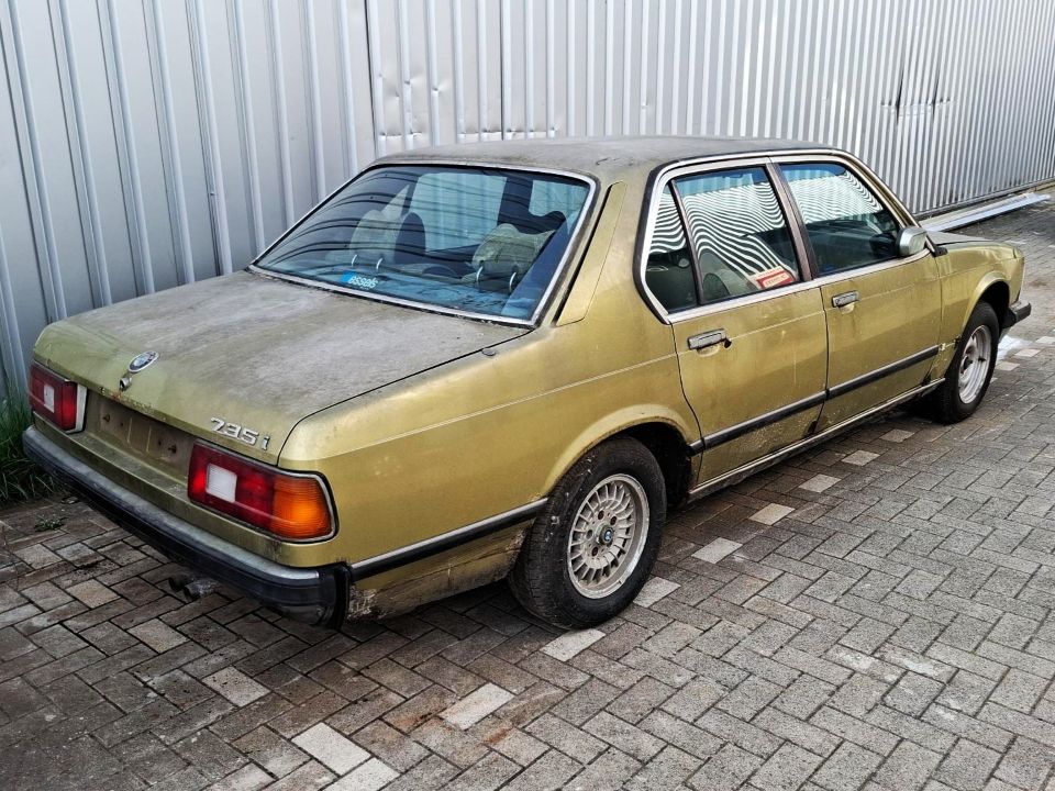 BMW E23 735iA (1981) - Image 2